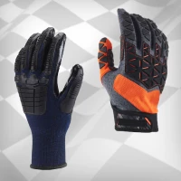 Protektoros kesztyűk