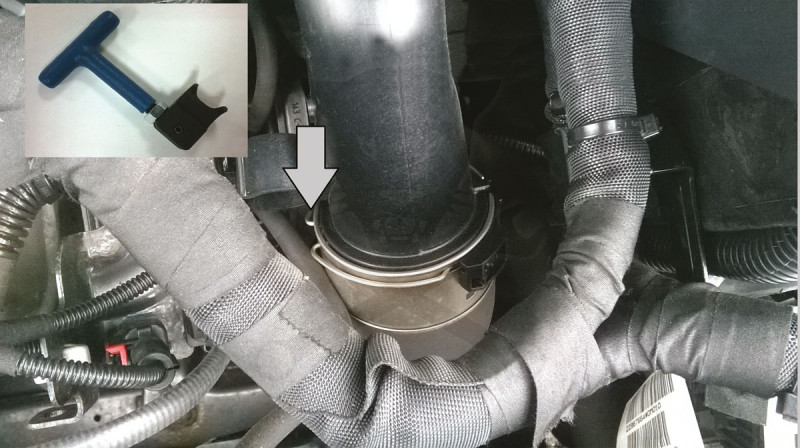 Bilincsleszedő szerszám hűtő- és levegőcsövek HENN bilincseihez