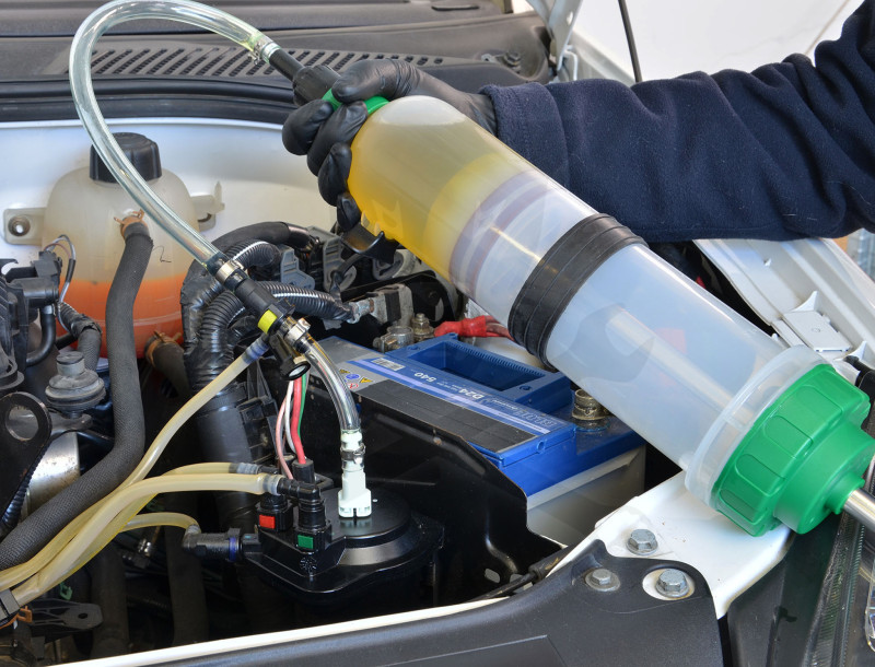 Üzemanyag kézipumpa 1500 ml fecskendő betöltésre és leszívására