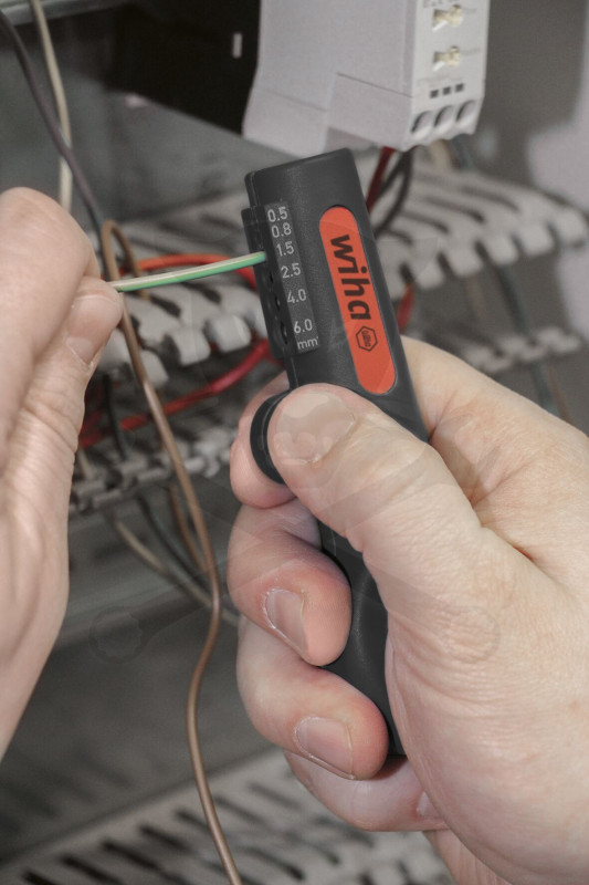 Fogó blankoló 4:1 - huzal és kábel csupaszító, pengével - Wiha