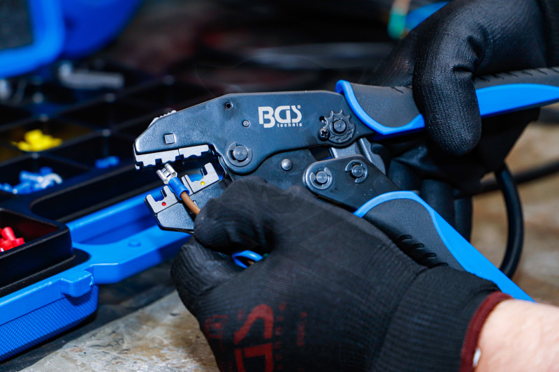 Fogó, saruzó - racsnis - szig.saru+érvéghüvely DIN 1.5-10 mm 1000 db-os