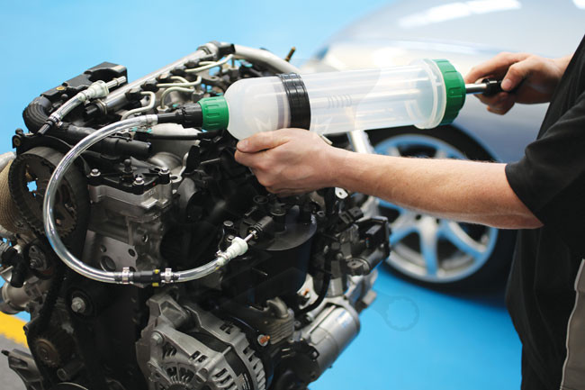 Üzemanyag kézipumpa 1500 ml fecskendő betöltésre és leszívására