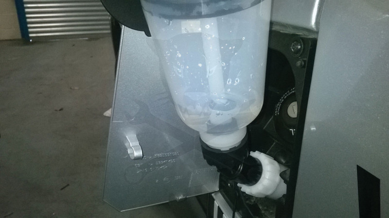 Adagoló flakon AdBlue folyadékhoz 45 fokos 1100 ml - szelepes