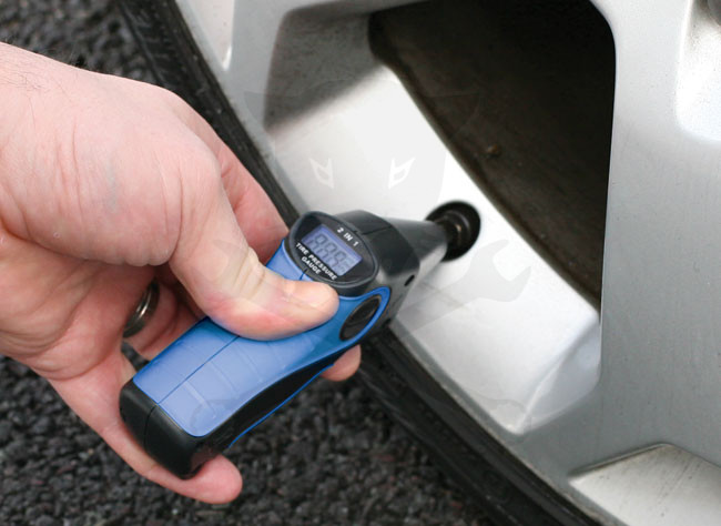 Keréknyomás és mélységmérő digitális