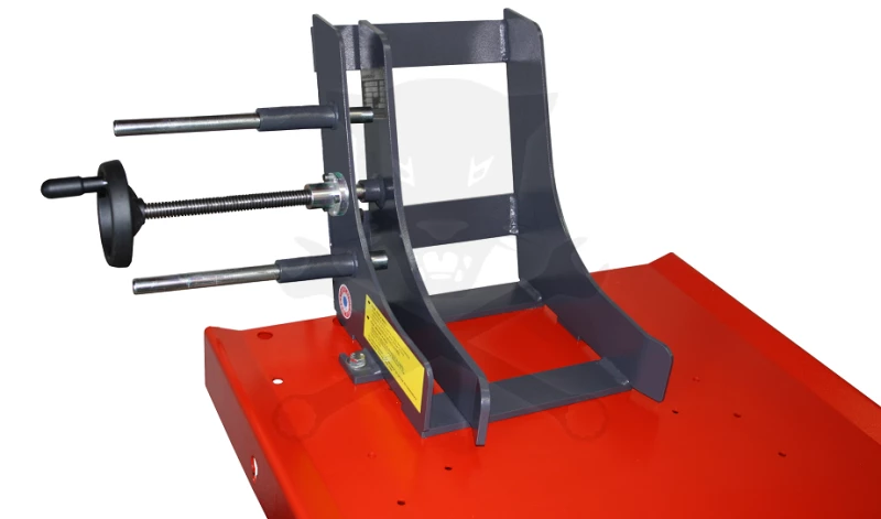 Motorkerékpár szerelő/emelő állvány 600 kg-hoz motor támasztó - Marolo