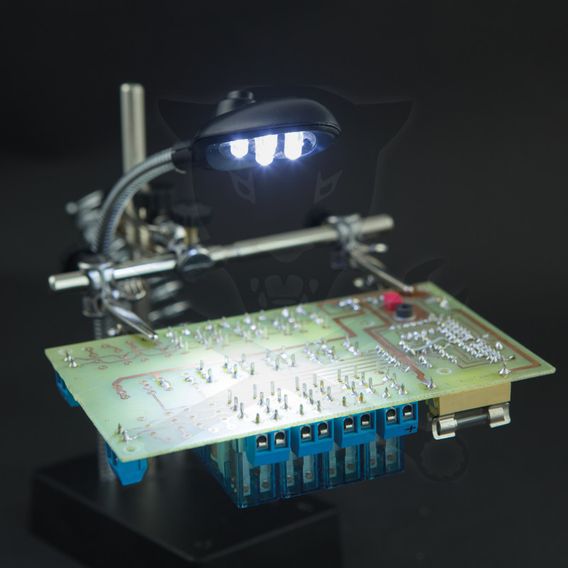 Paneltartó nagyítóval, csipeszekkel 5 LED, 360° forg. IP20,
