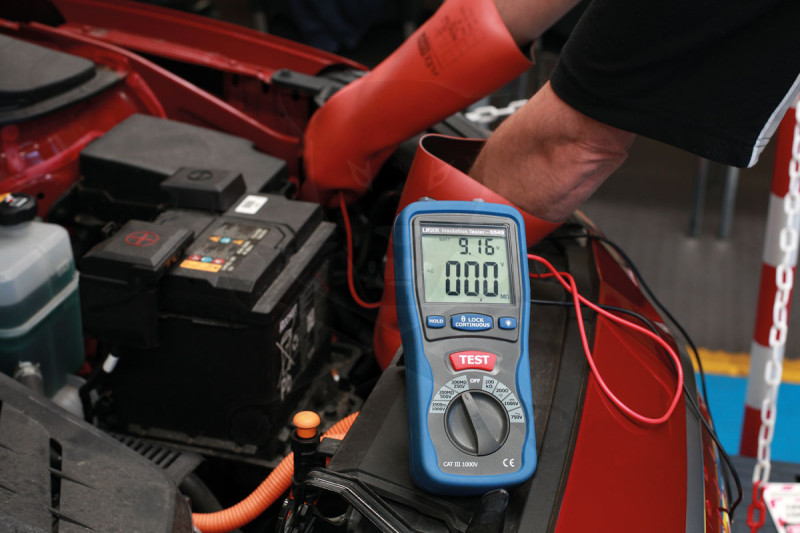 Multiméter, szigetelésvizsgáló CAT III - Hibrid/EV járművekhez -LASER