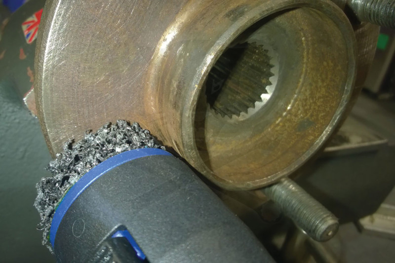 Kerékagy tisztító készlet - tőcsavar tövében - 6 db-os készlet