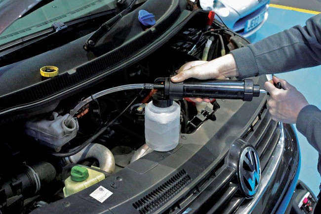 Olajleszívó kézipumpa 350 ml + 1 literes alsó tartály - Laser