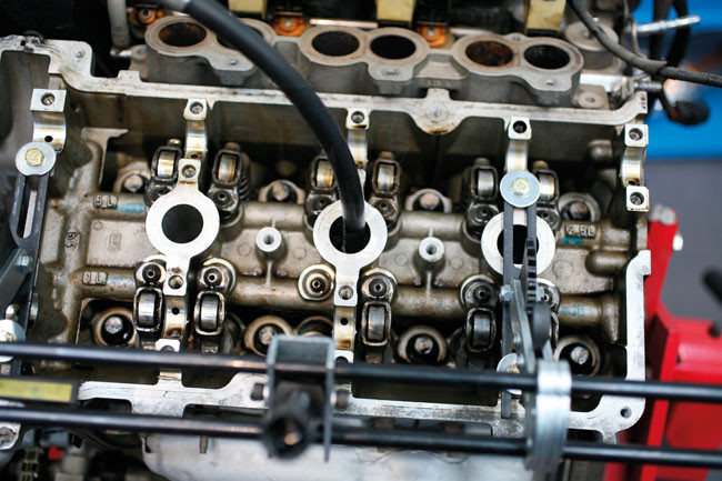 Szeleprugó lenyomó készlet