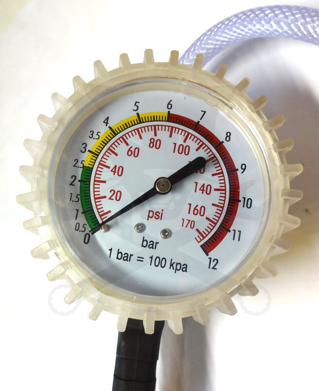 Gumiabroncs nyomásmérő - kerékfúvató 0-12 bar BGS