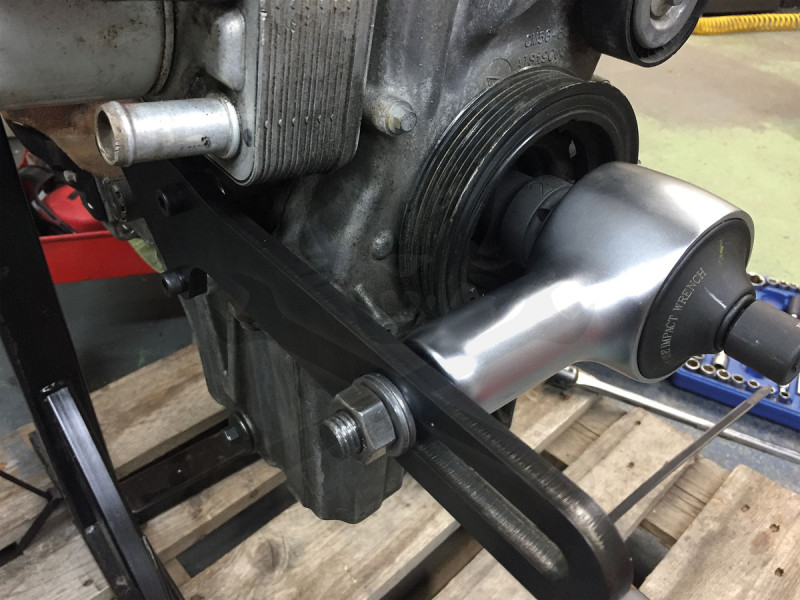 Főtengely szíjtárcsa ellentartó-rögzítő -FORD Nyomaték sokszor.Ecoboost(LAS-7318