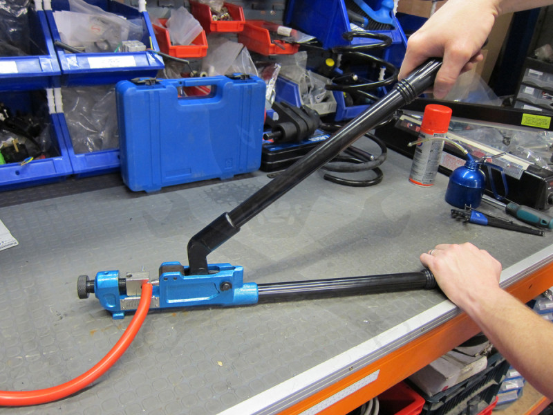 Fogó, saruzó - kétkaros - akku sarukhoz - DIN 10-150 mm2