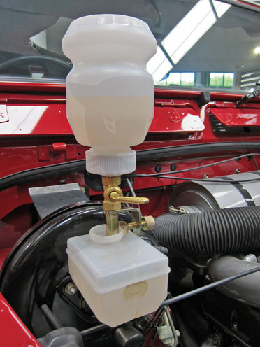 Féklégtelenítő kanna vákuumos 2000 ml + utántöltő komplett készlet