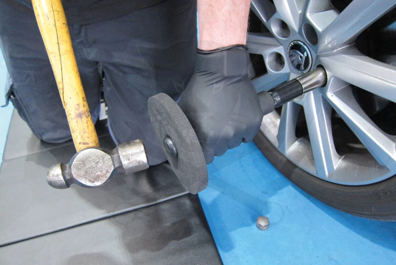 Kerékőr leszedő készlet Univerzális 17 db-os - Laser