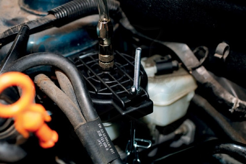 Féklégtelenítő kanna kézi pumpás + Univerzális és 44 mm-es EU Adapter