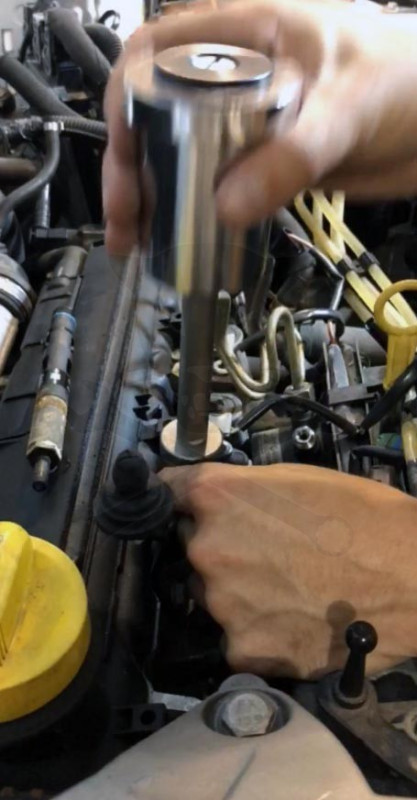 Porlasztó (injektor) réztömítés "tűzkarika" eltávolító+súlykoló 2:1-ben