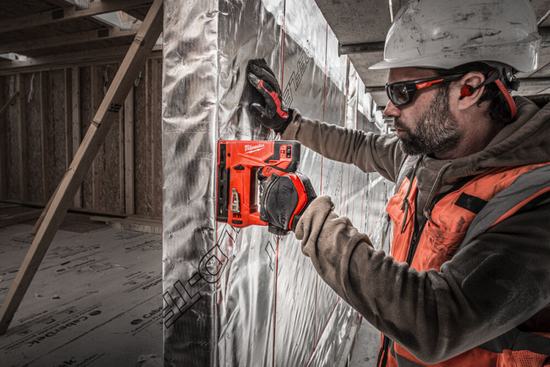 Tűzőgép, akkus 12V - akku nélkül - kofferben - Milwaukee (BST-0)