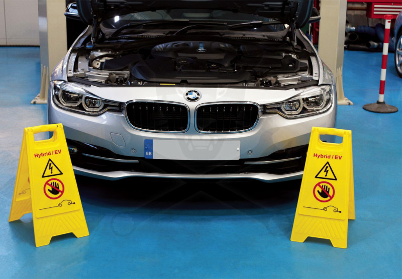 Tábla Figyelmeztető -Hybrid/Elektomos Gépjármű- nagyfeszültség -Tiltó