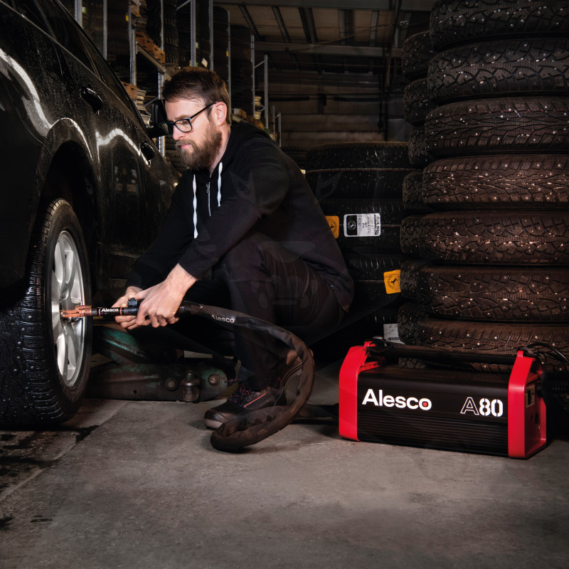 Indukciós Hevítő 3.7 kW 230 V 17-40 kHz Folyadék Hűtés ALESCO A80-1.7M