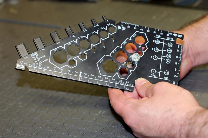 Anya, menet és csavar mérő sablon - Laser