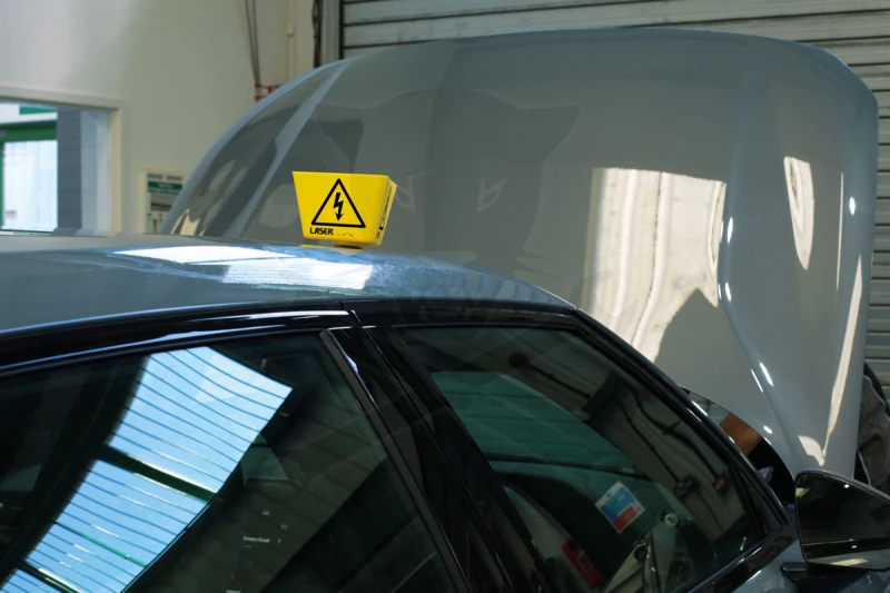 Tábla Figyelmeztető -Hybrid/Elektomos- 1 db Mágneses + 1 db Tapadós