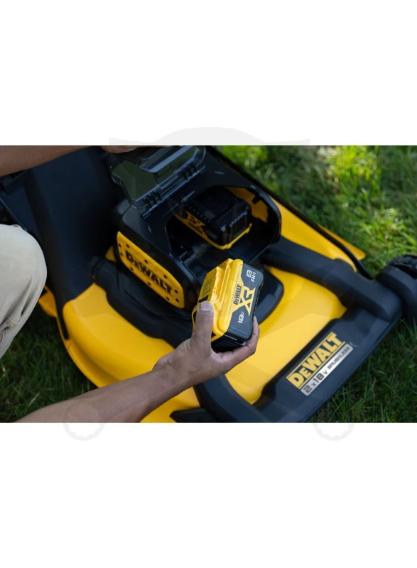 Fűnyíró, akkus 36V=2x18V - 53 cm önjáró - akku nélkül - DeWalt