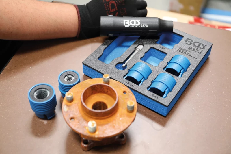 Tálcás BGS tőcsavar tisztító kefe készlet