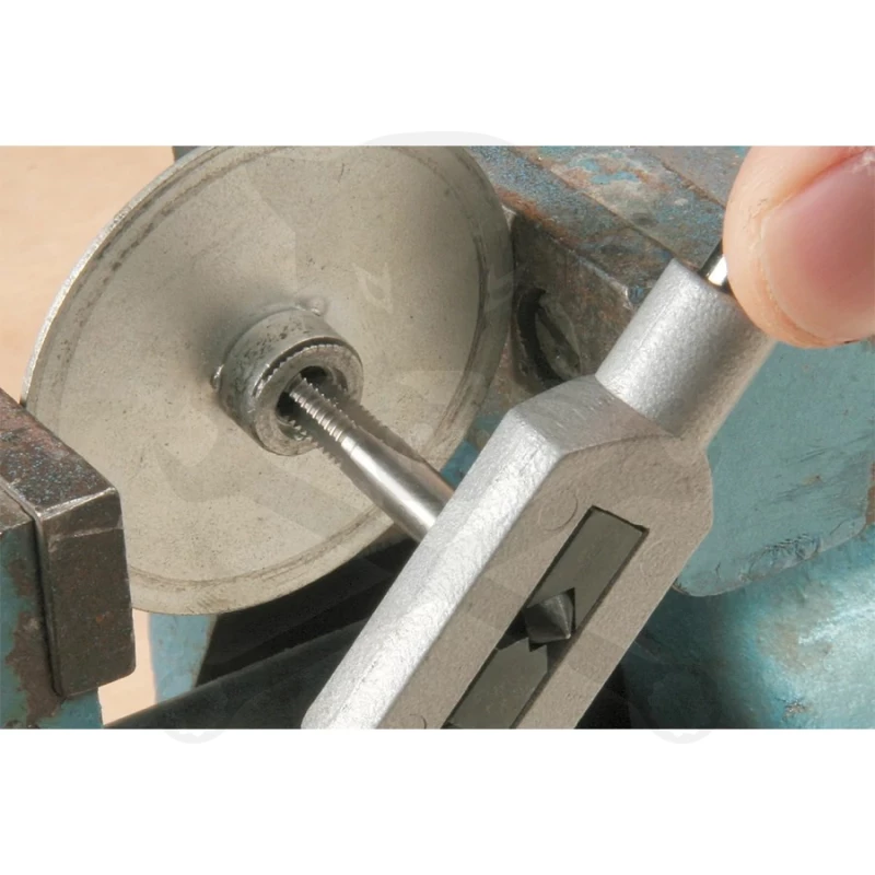 Menetfúró gépi, egyenes hornyú M4 HSS