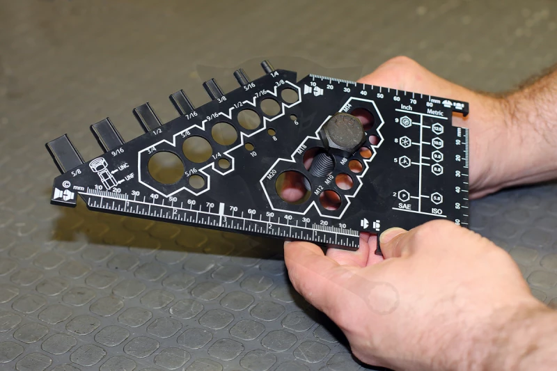 Anya, menet és csavar mérő sablon - Laser