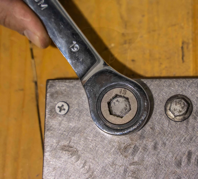 Csavarkiszedő adapter készlet 85%-ig sérült, lesarkalt csavarhoz 8-17 mm