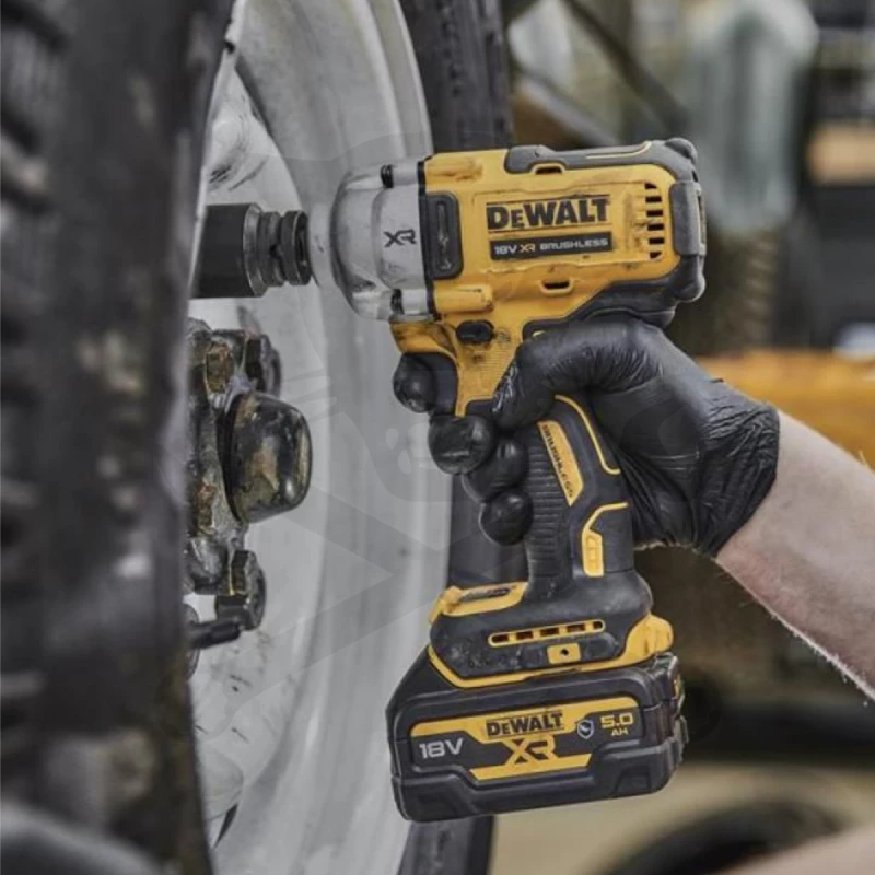 Ütvecsavarozó, akkus 18V 812 Nm 1/2" - akku nélkül - DeWalt