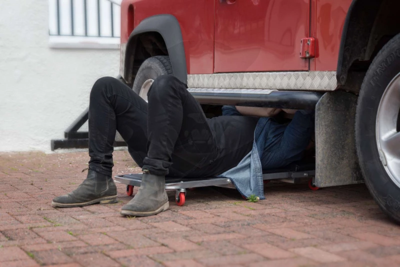 Aláfekvő fém 6 kerekű kétfunkciós 2:1 aláfekvő és szerelő szék - Welzh