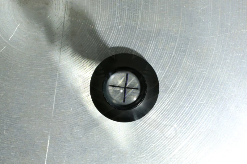 Pontozó, optikai nagyítóval -