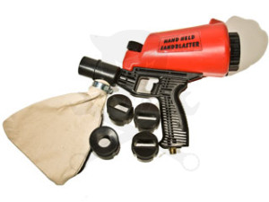 Homokszóró pisztoly kézi felsőtartályos