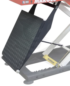 Motorkerékpár szerelő/emelő állvány 600 kg-hoz visszahúzható rámpa