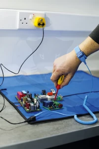 Antisztatikus szervizszőnyeg készlet - Laser